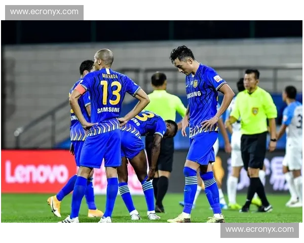 蓝红弈局：当中超王权遭遇“苏宁式”奇迹，那场巅峰对决究竟留下了什么？